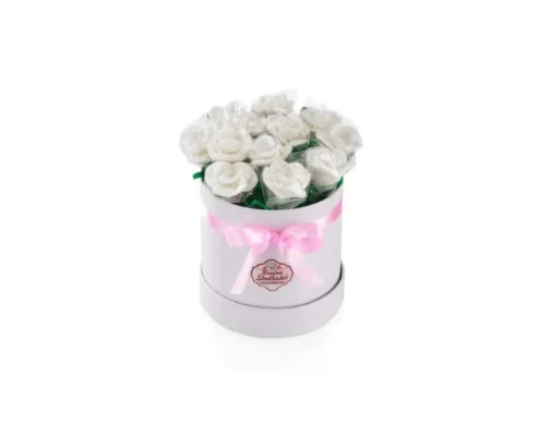 Prezenty imieninowe - Flower box z białych róż